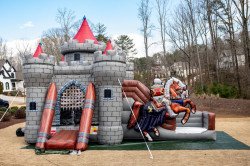 LBP 8439 1646153131 Knights Castle Deluxe XL Bounce and Slide