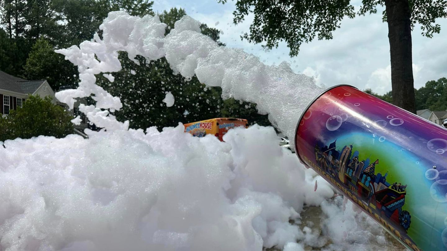 Bounce house inflatable vs foam party: which is best for your event?