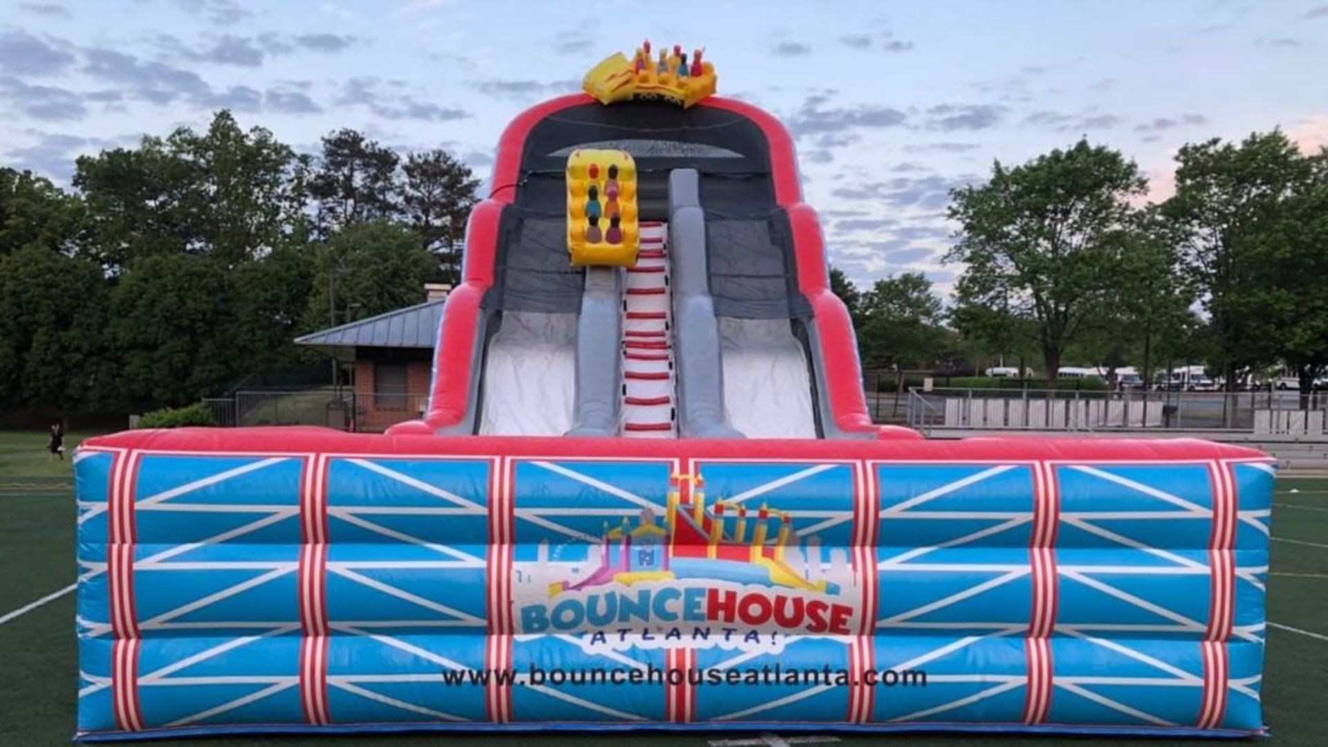 Classic Bounce Houses: Timeless Fun for All Ages